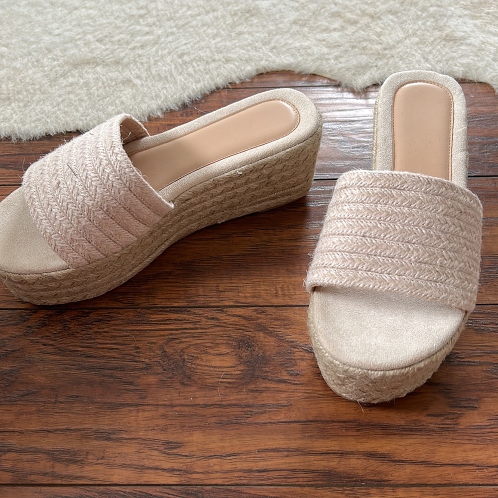 Slip on - Picture 2 of 3